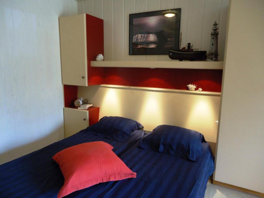 Claes Compaen Hotell Midsland Rum bild